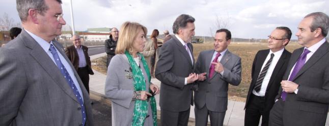 De izquierda a derecha, �ngel El�as Crespo (alcalde de Coreses), Pilar de la Higuera, Miguel Alejo, Manuel Vidal (C�mara de Comercio), Antonio Cordero (Arcebansa) y Cipriano Garc�a (Caja Rural).
 